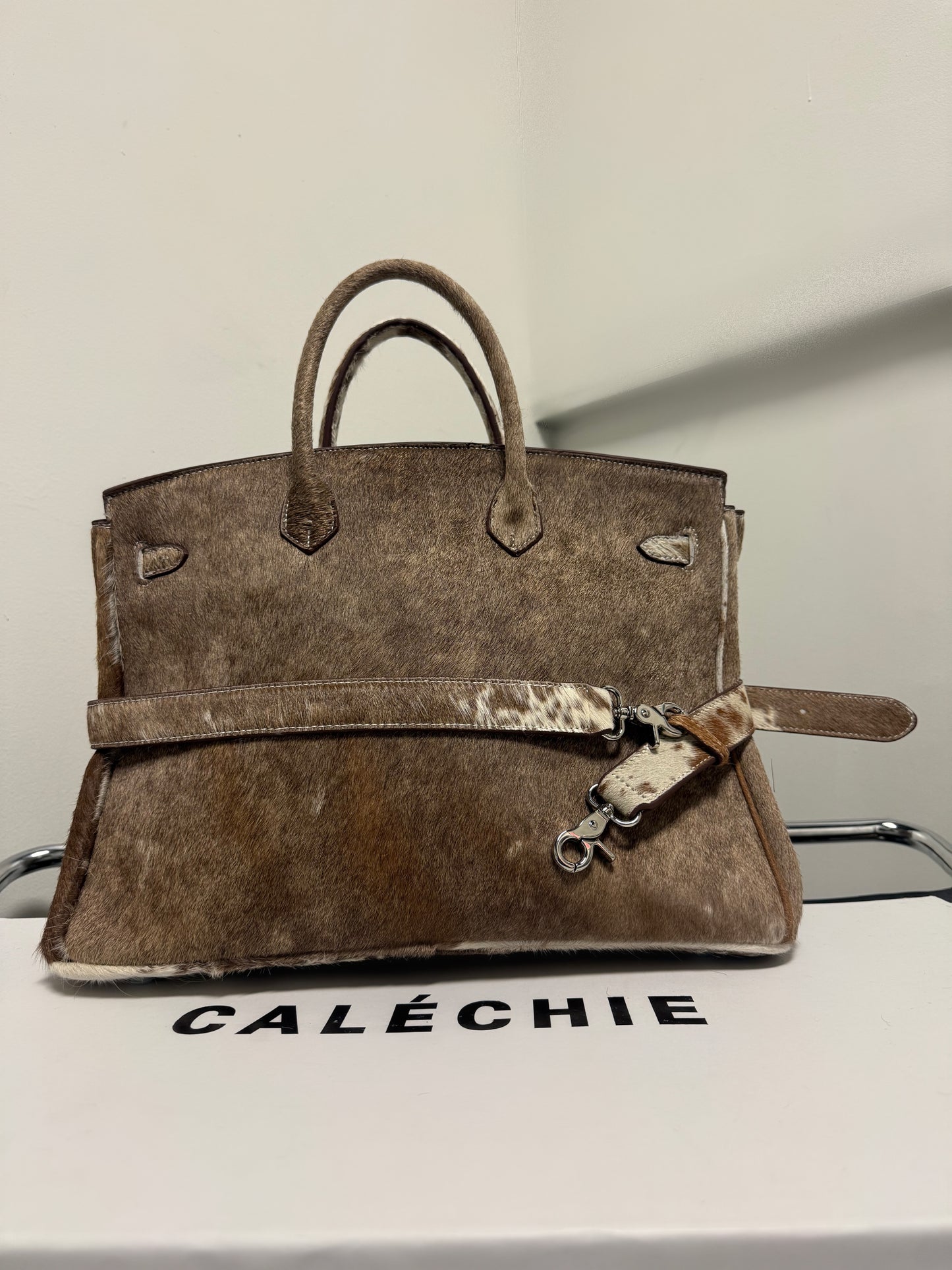 RARE 1 of 1 Ash Brown  CALÉCHIE 40